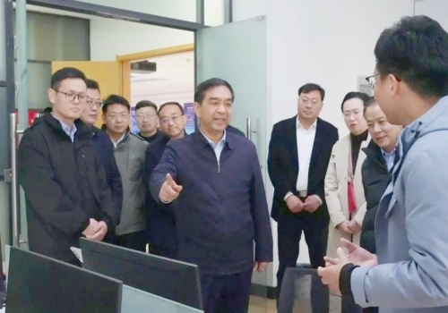 常万琦视察图片2.jpg